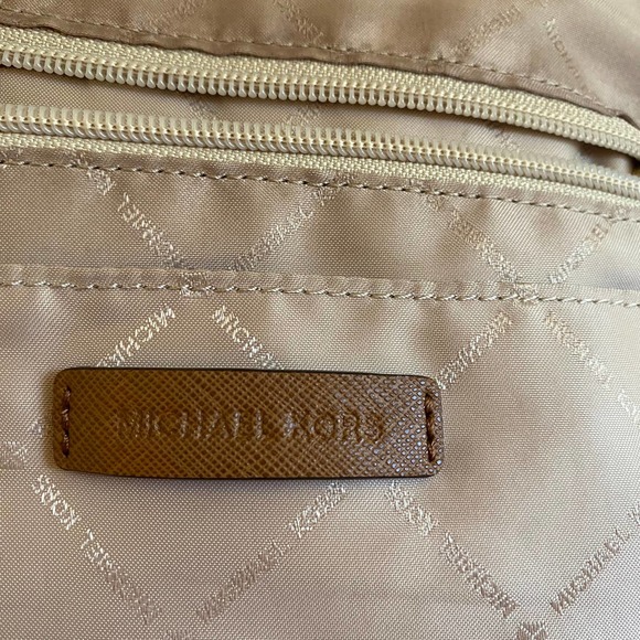 MK Michael Kors Jet Set Initial Monogram Handbag Bag Purse Travel Tote - Picture 8 of 14